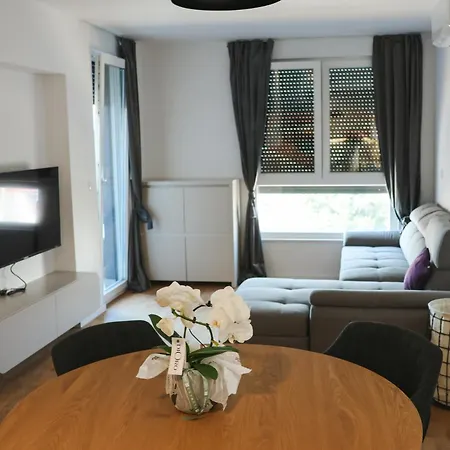 Modern Escape With Garage *