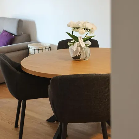 Modern Escape With Garage Split